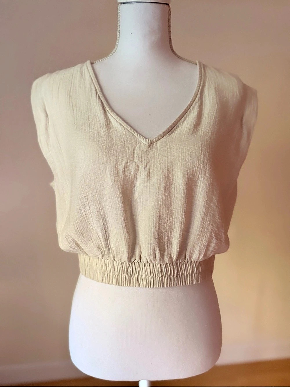 Cropped V-Neck Tank in Cream